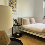 Central 2 Bedroom Kennington House