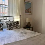 Central 2 Bedroom Kennington House
