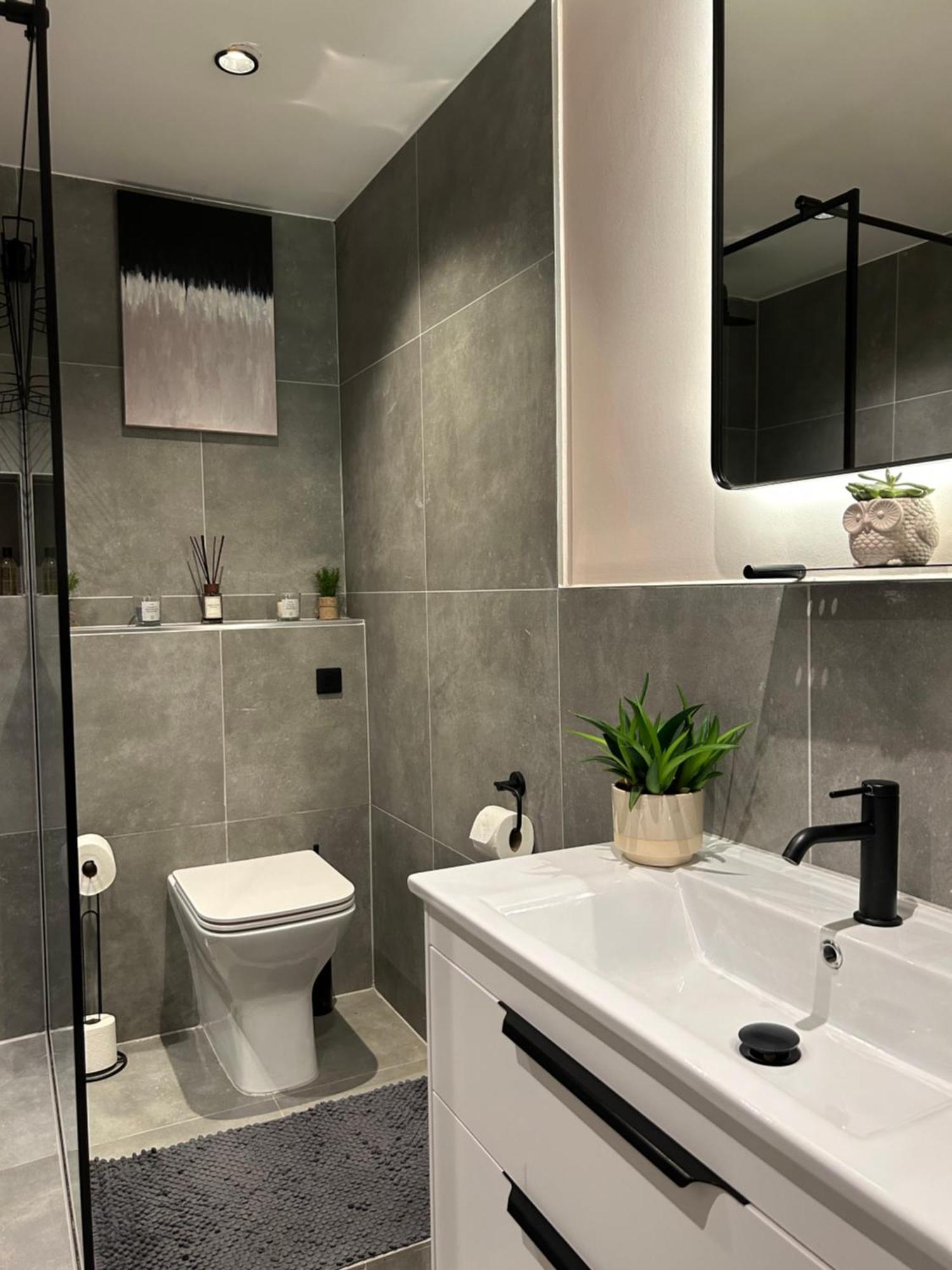 2 Bedroom Kennington House * Londra