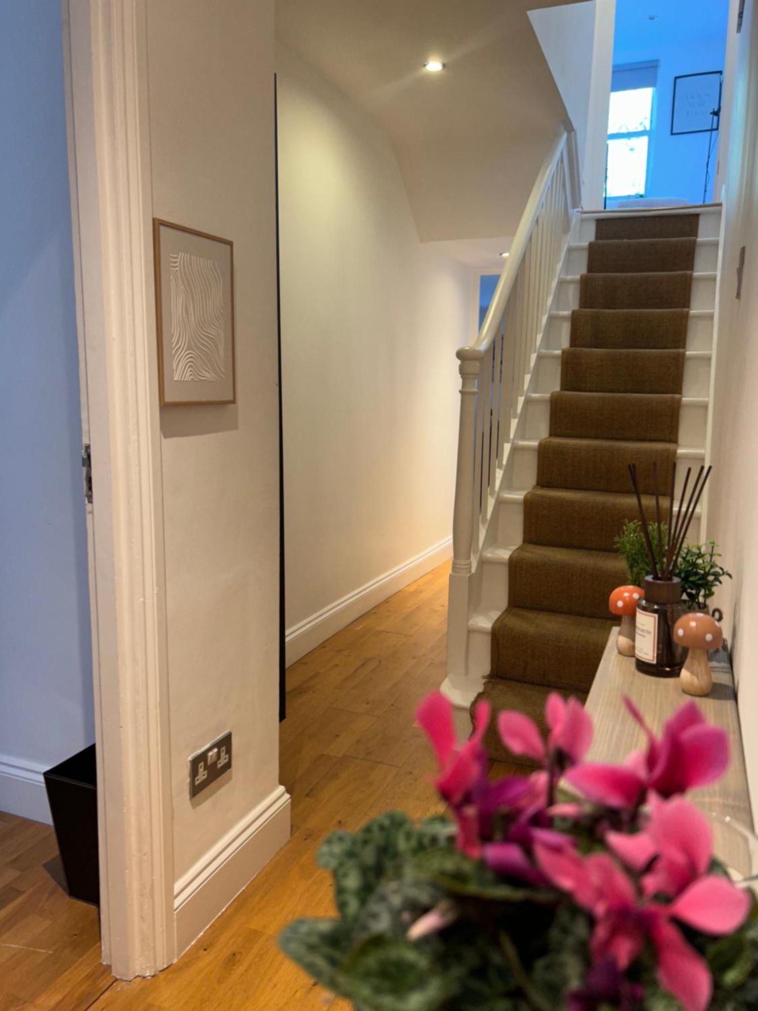 2 Bedroom Kennington House * Londra